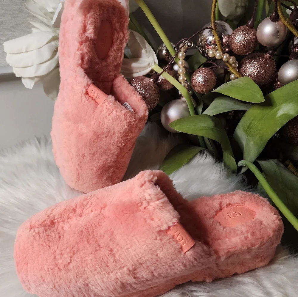 UGG women fuzz